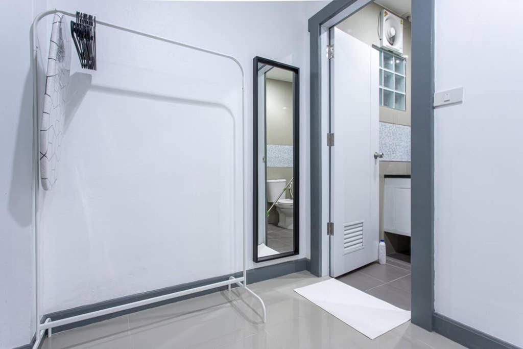 P1 Silom Pan Large Room Full Kitchen Wifi 4-6Pax Bangkok Ngoại thất bức ảnh