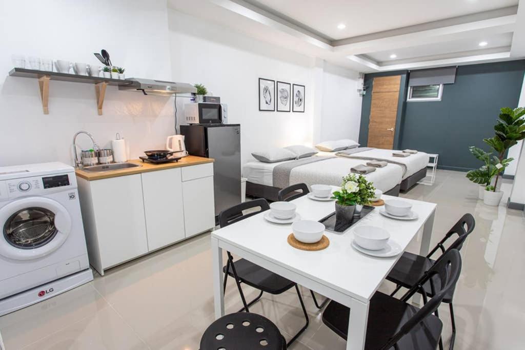 P1 Silom Pan Large Room Full Kitchen Wifi 4-6Pax Bangkok Ngoại thất bức ảnh